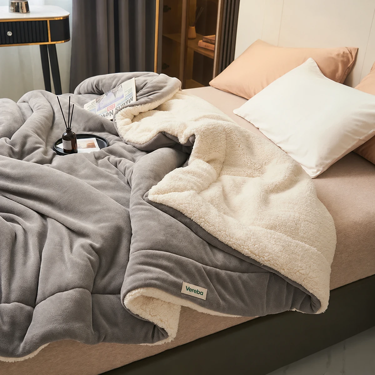 Vereba Sherpa Fleece Throw Blanket - Gray, 39.4 × 47.2 in product photograph showing the physical Vereba branding.